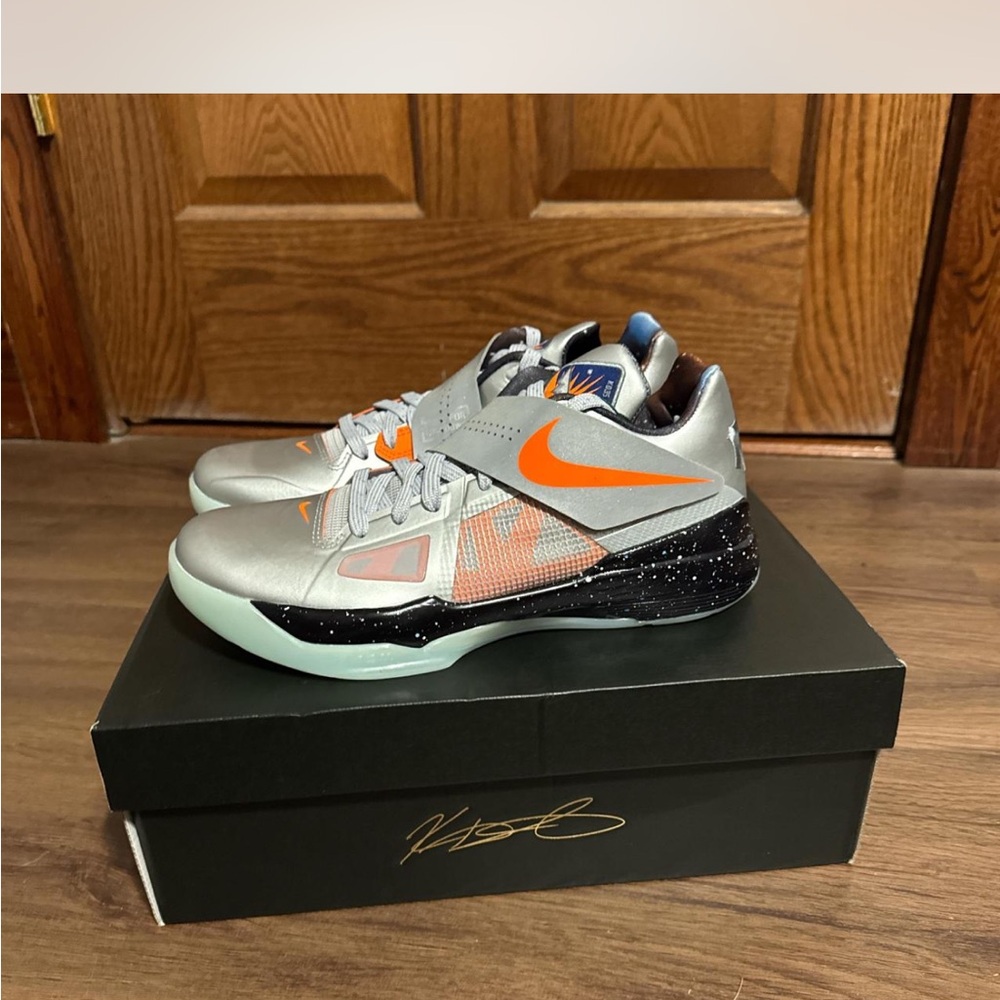 Nike KD4 Galaxy size 8